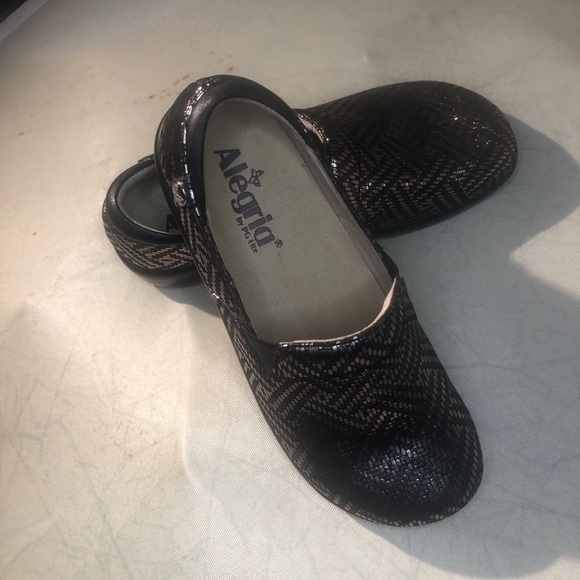 Alegria black and bronze chevron slip on. Size 37 - Picture 1 of 7